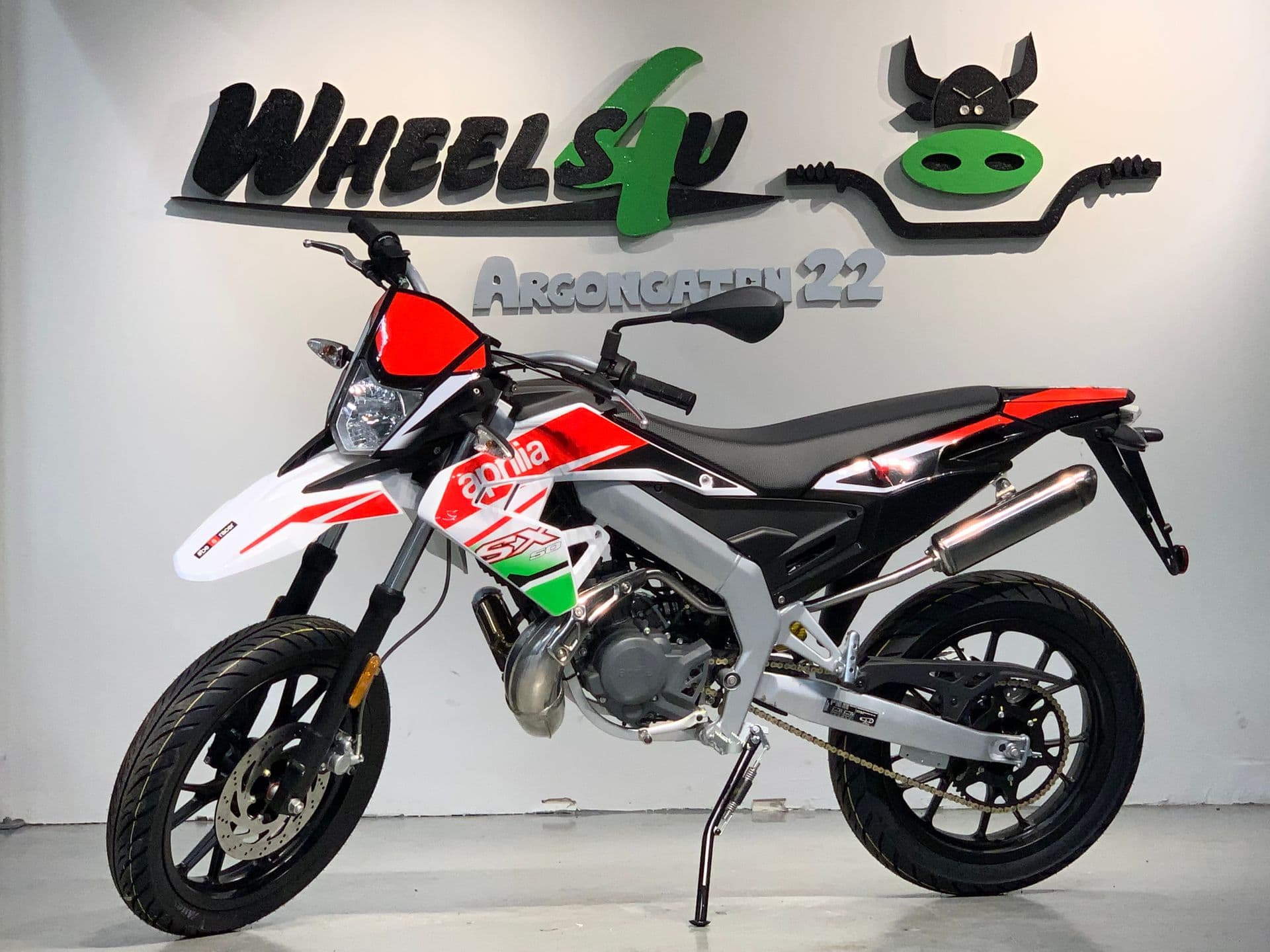 Aprilia SX 50 White